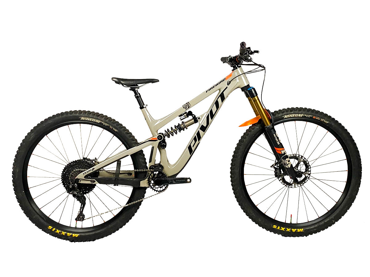 Pivot Firebird 2020 - M - Bicycle